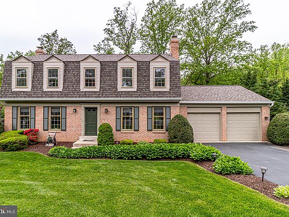 2nd image of 4004 Rainbow Glen Ct