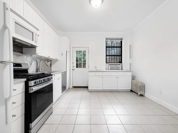 131 East 29th Street image 2 of 33