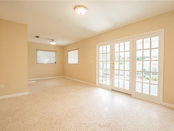 5th image of 10930 N 29th St