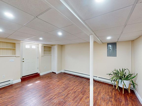 Living room/dining combo