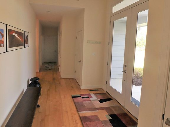 5th image of 326 Waverly Ln