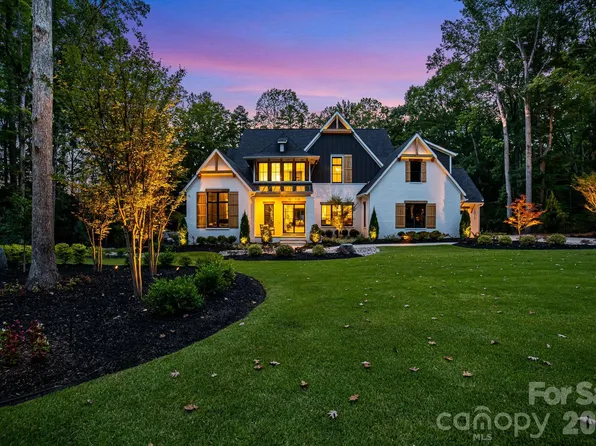 3015 Maple Way Dr, Davidson, NC 28036