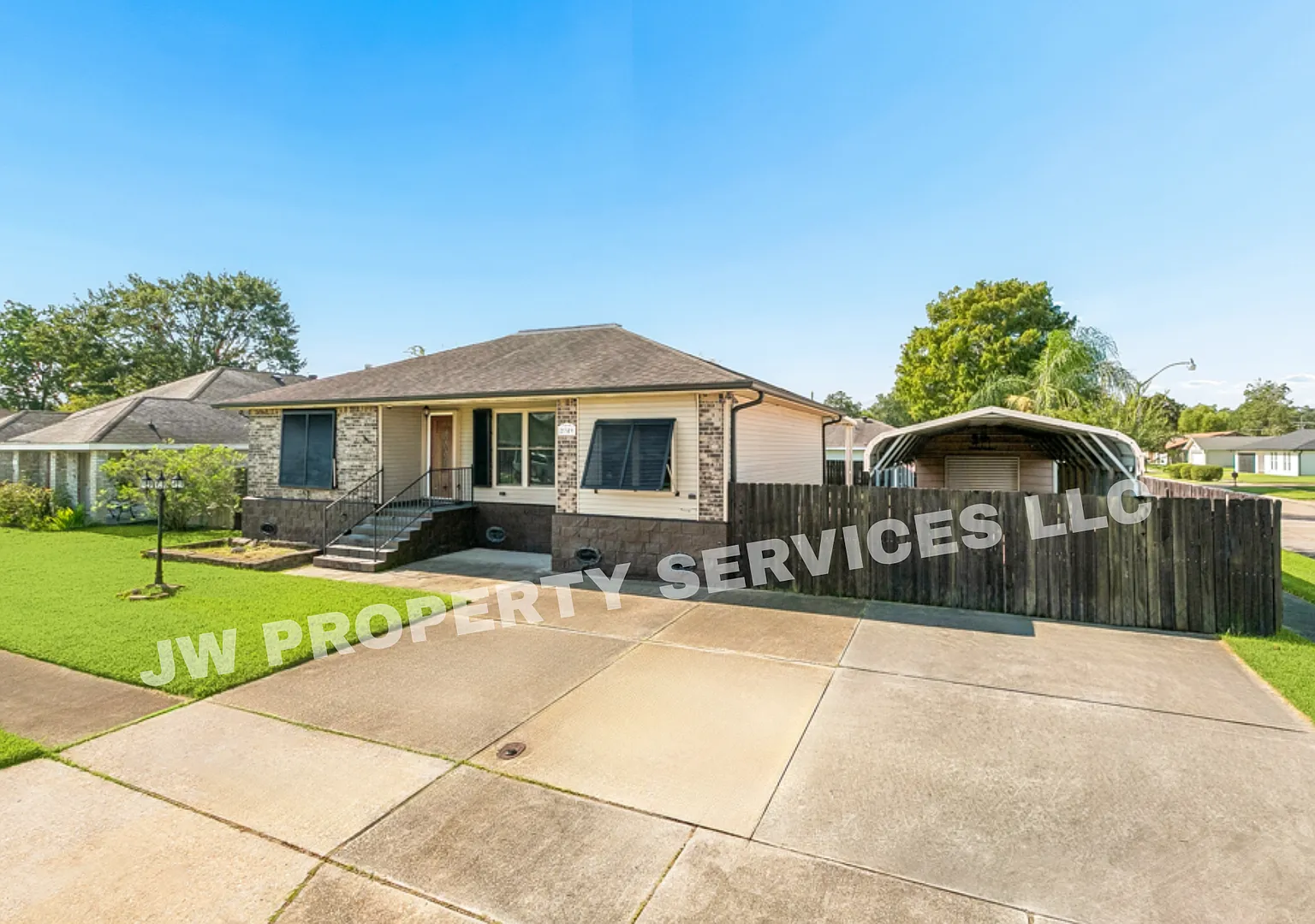 Spacious 3-Bedroom, 2-Bath Pet-Friendly Home in Marrero $1,850/Month with Utilities & Lawn Care I... — Photo 2