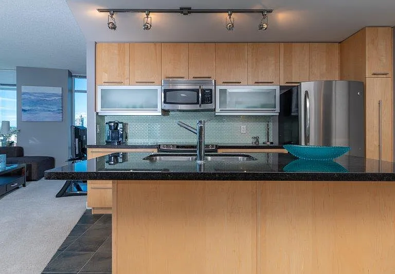 215 13th Ave SW #1305 — Photo 10