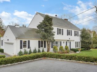 475 Field Point Rd, Greenwich, CT 06830