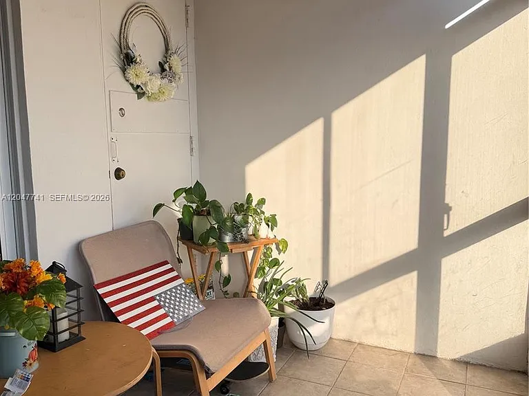 120 Lakeview Dr #114 — Photo 4