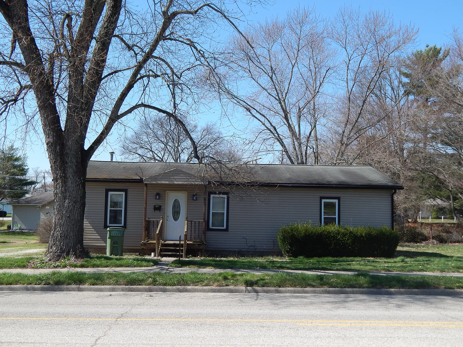 496 S Section St photo 1