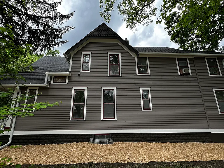 721 Clark Ave — Photo 3