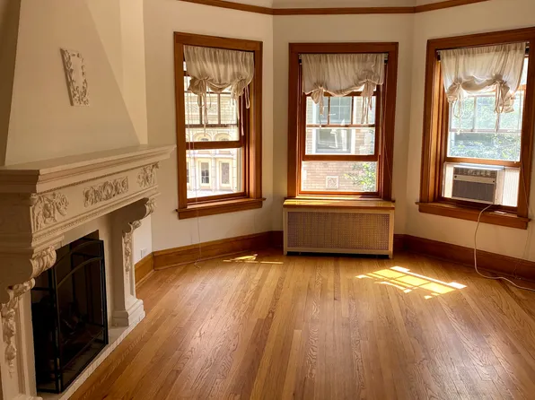 540 W Brompton Ave APT 2S, Chicago, IL 60657