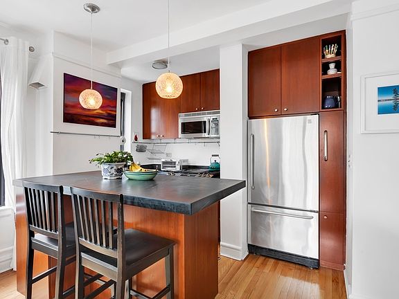 3rd image of 200 E 16th St #4HH