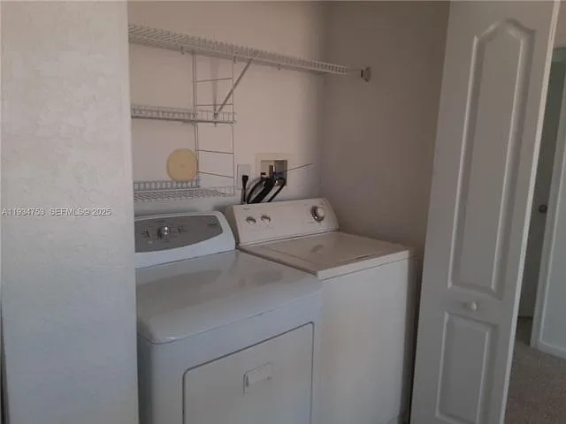 3760 NE 9th Ct — Photo 7