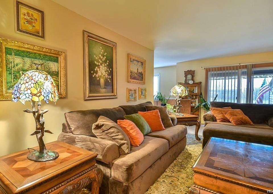 2nd image of 405 Village Dr