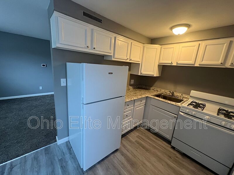 1st image of 397 1/2 S Ogden Ave