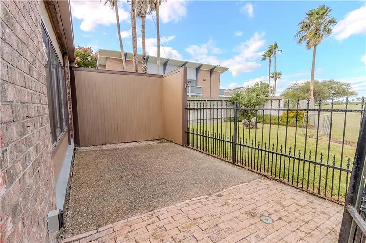 Building Photo - 4902 Saratoga Blvd #1