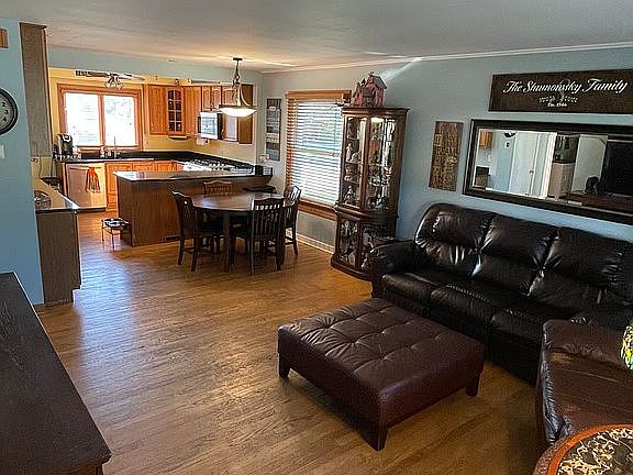 4th image of 1144 Ostrander Ave
