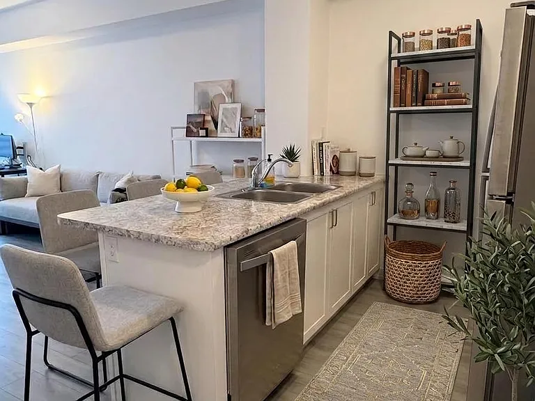 470 Dundas St E #703 — Photo 4