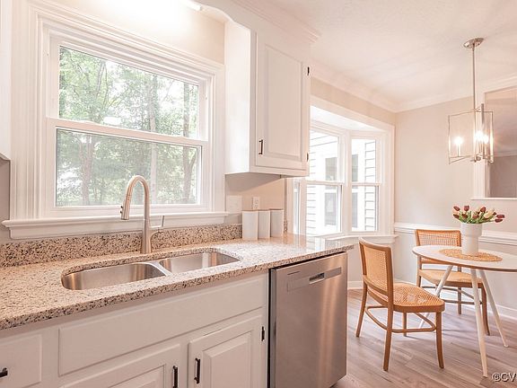 4th image of 8282 Briarthorn Ct