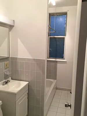 Rented by Flatiron Real Estate Advisors LLC | media 6