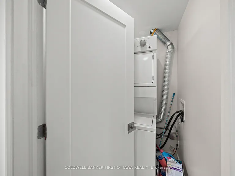 72 Saint Andrew St — Photo 22