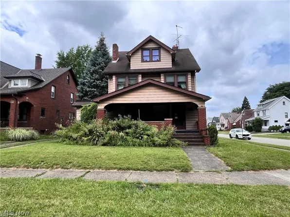 4846 Edgepark Dr, Garfield Heights, OH 44125