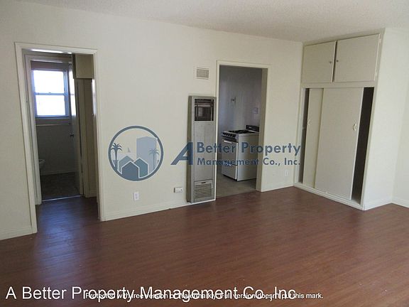 4th image of 218 Redondo Ave #3