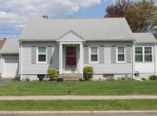 55 Gillette Cir, Springfield, MA 01118