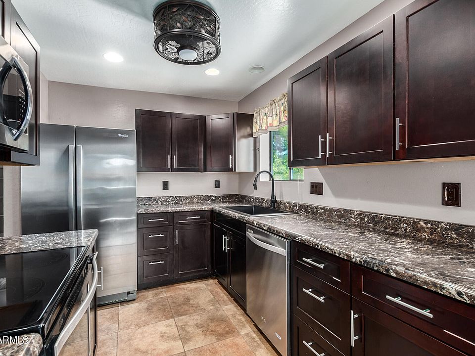 1st image of 3102 E Clarendon Ave Unit 208