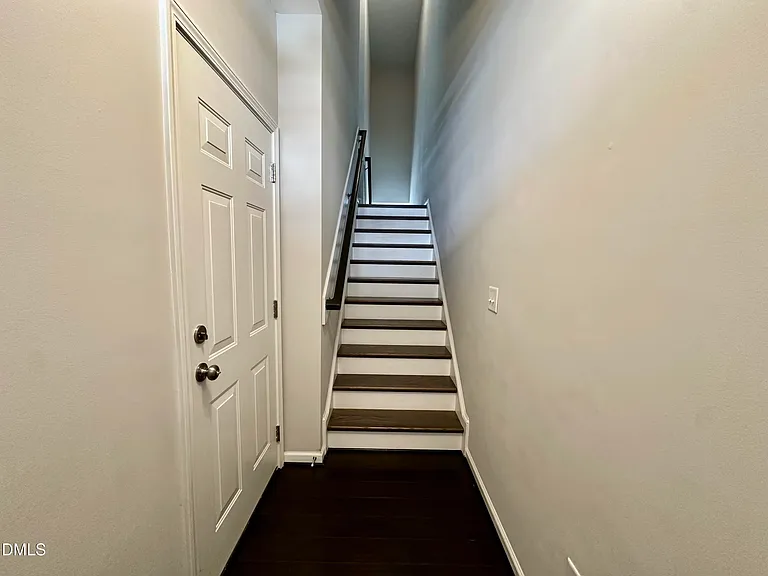 822 Richmont Grove Ln — Photo 3