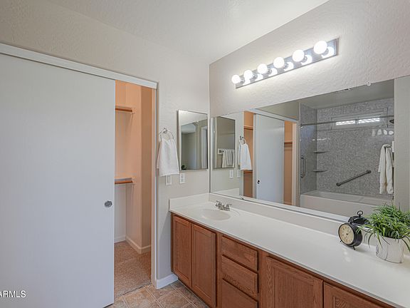 4th image of 41263 N CAMBRIA Drive
