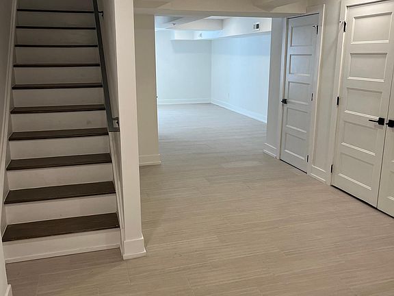 4th image of 1933R N Philip St #1