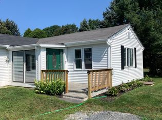 921 Wapping Rd, Portsmouth, RI 02871