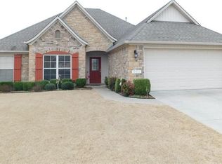 3497 W Earnhardt Dr, Fayetteville, AR 72704