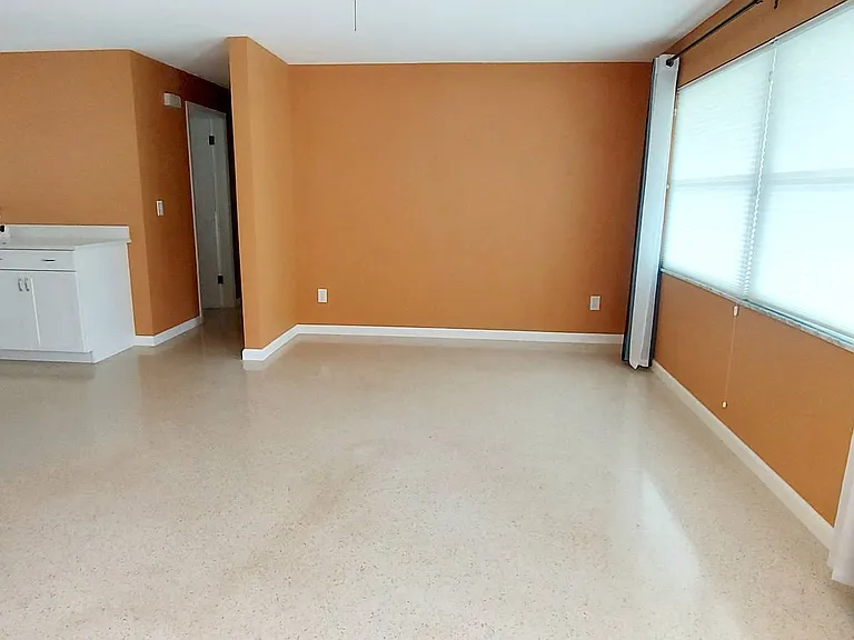 2028 Douglas Ave — Photo 2