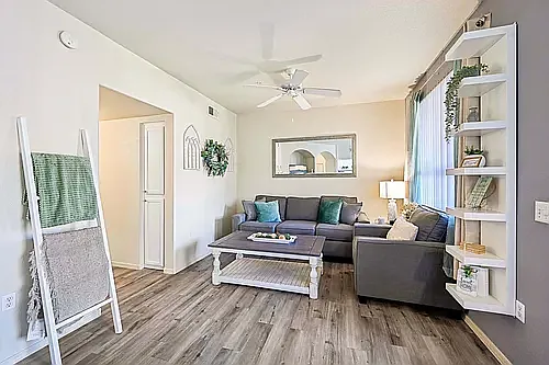 The Villas at Camelback Crossing — Photo 105