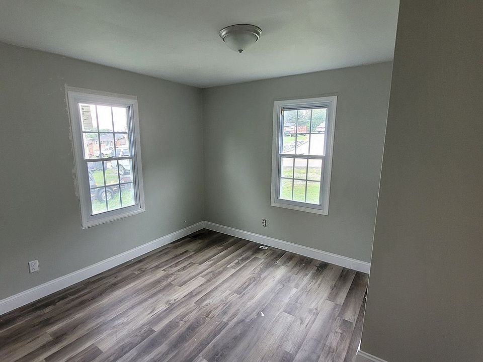 2nd image of 1748 Granby Rd
