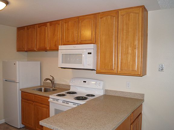 5th image of 5601 S Thompson Ave APT 10