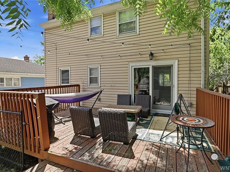 16 Paramount Pkwy — Photo 28