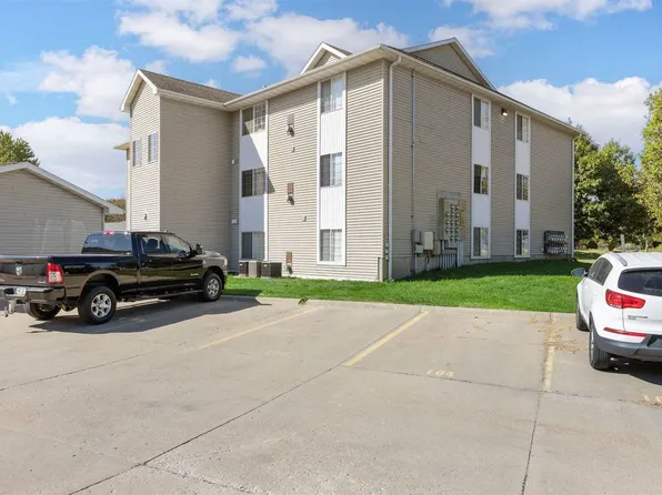 142 Elm Ridge Dr, North Liberty, IA 52317