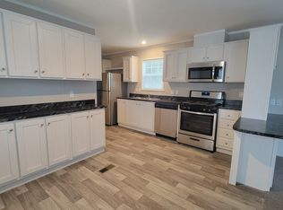 444 Nevada St #444, Belleville, MI 48111