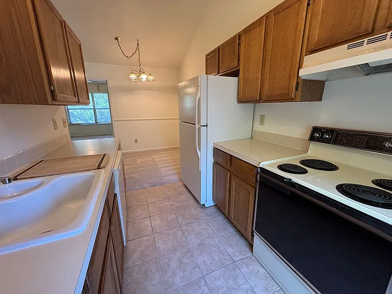 1047 Mirrormere Cir — Photo 9