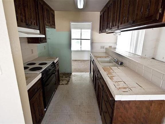 5th image of 1534 Walnut Ave