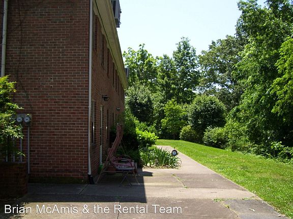 2nd image of 208 Pinecrest Dr APT 4