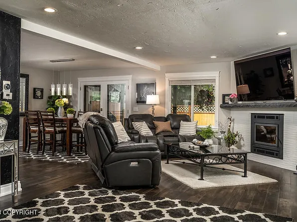 7938 Highlander Dr, Anchorage, AK 99518