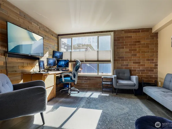 905 Cherry Street #102, Seattle, WA 98104
