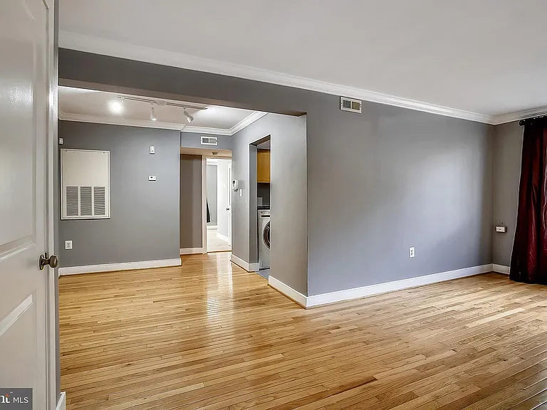 2838 Hartford St SE #201 — Photo 1