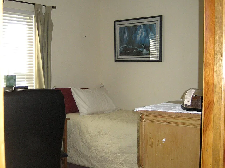 800 Buchanan Ln — Photo 9