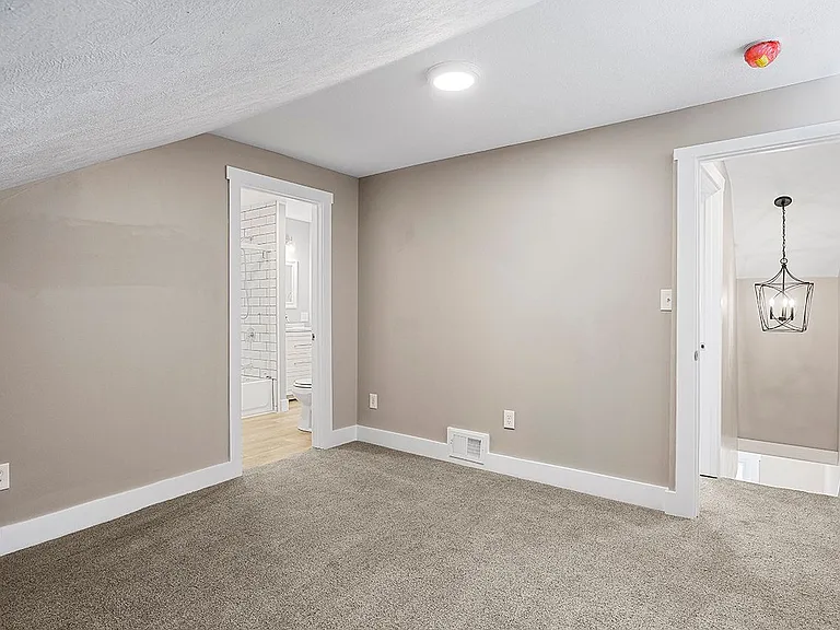 529 Spruce St — Photo 22