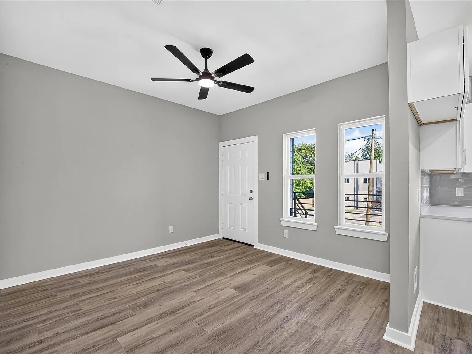 3 bed, 1100 sqft, $1,600 — Photo 4