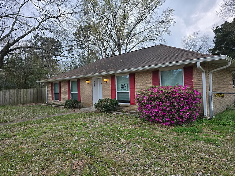 4921 Greenforest Dr — Photo 12