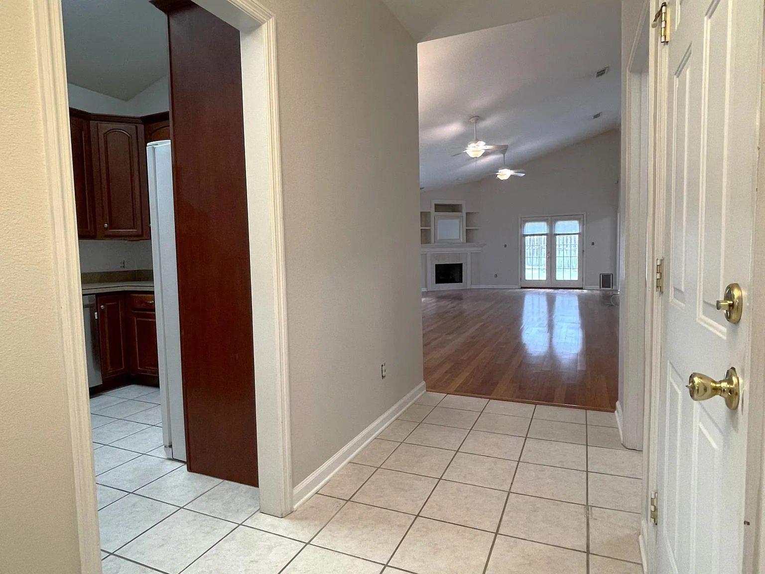 2876 Alexis Ln — Photo 2